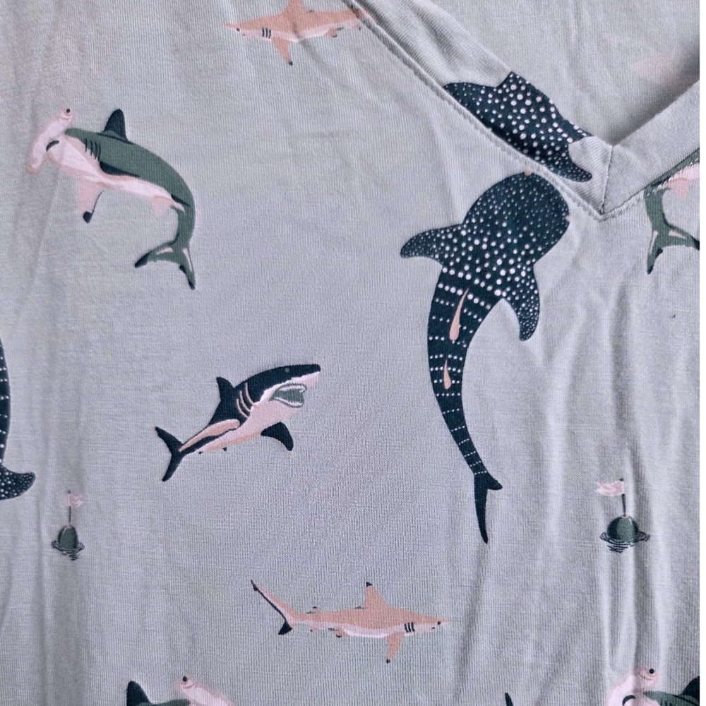 Kyte Baby Shark Print V-Neck Bamboo Rayon Sage Green T-shirt Sz L Animal Novelty - Picture 4 of 4